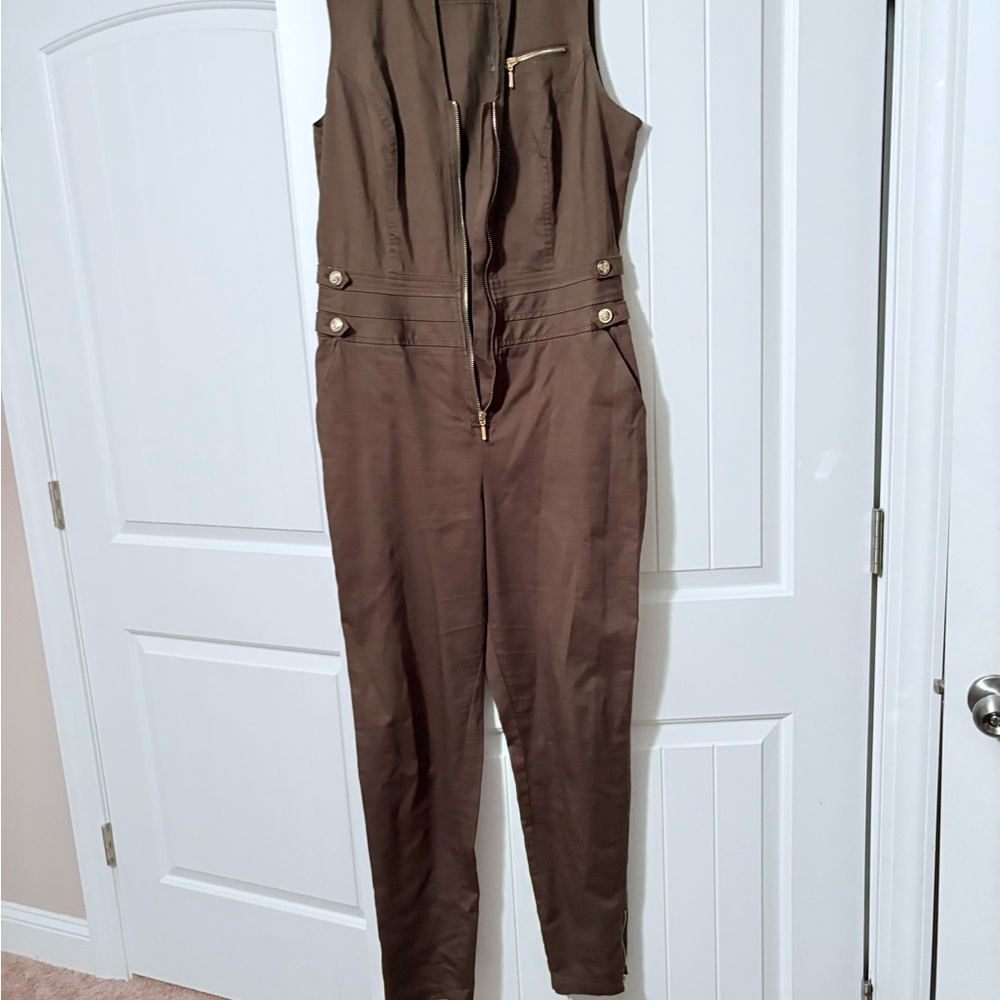 VENUS Green V-Neck Jumpsuit with Defined Waist